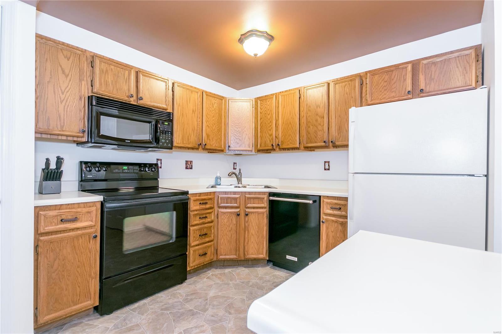 2327 Kratky Road, Unit A St. Louis, MO 63114 - Photo 7 of 17 Gallery Image 7