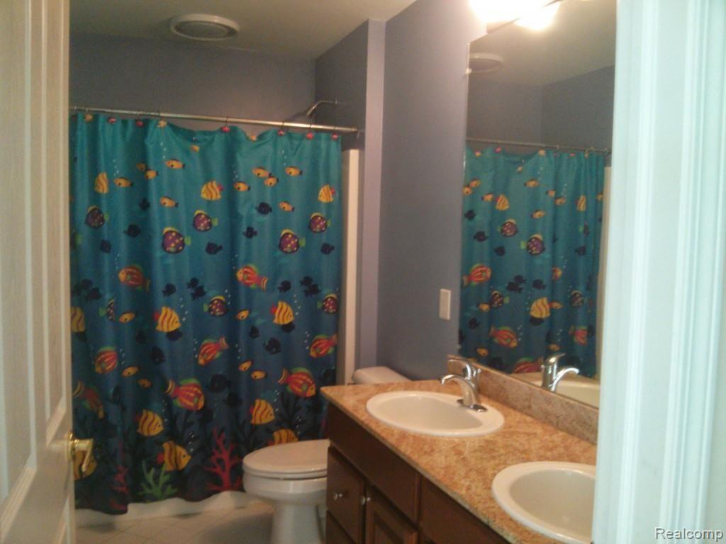 595 Bliss Drive Rochester, MI 48307 - Photo 32 of 56 IMG_20140828_162356.jpg