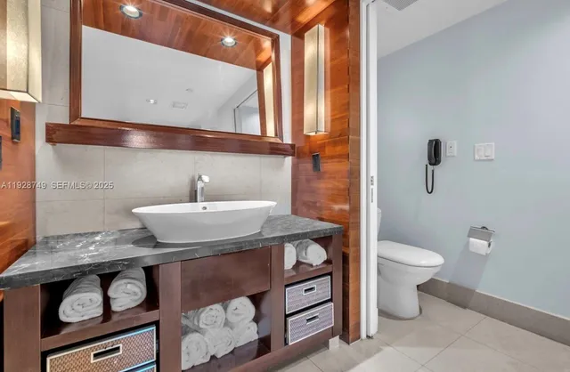 $5,500 | 6801 Collins Avenue, Unit 718, Miami Beach, FL 33141