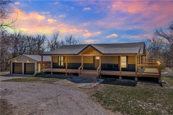 $442,000 | 1101 Northwest 700th Road, Holden, MO 64040