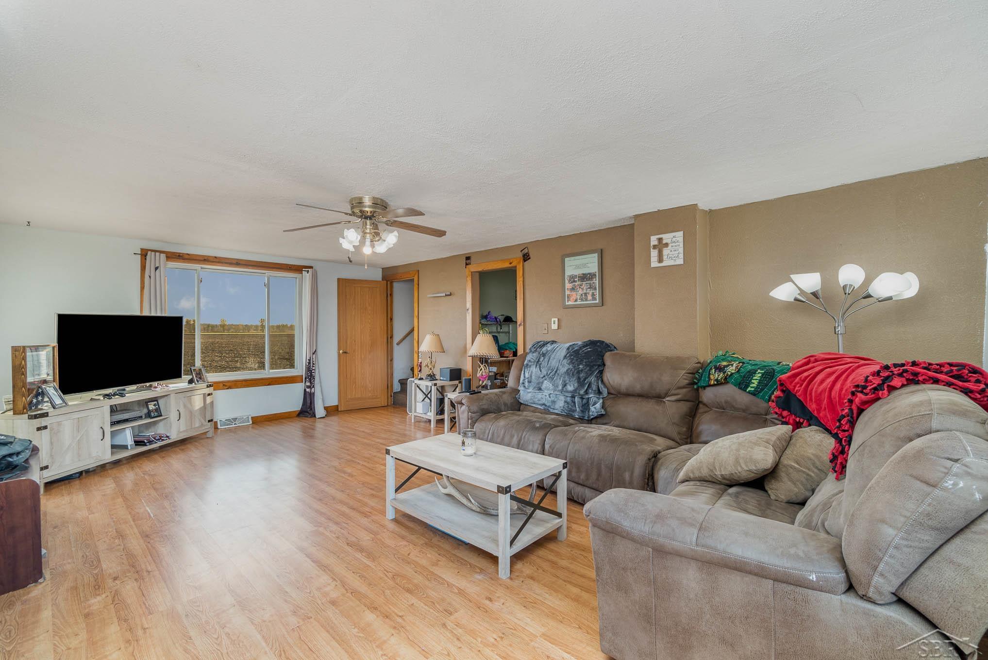 1907 West Neuman Road Pinconning, MI 48650 - Photo 15 of 28 50093989-14.JPG