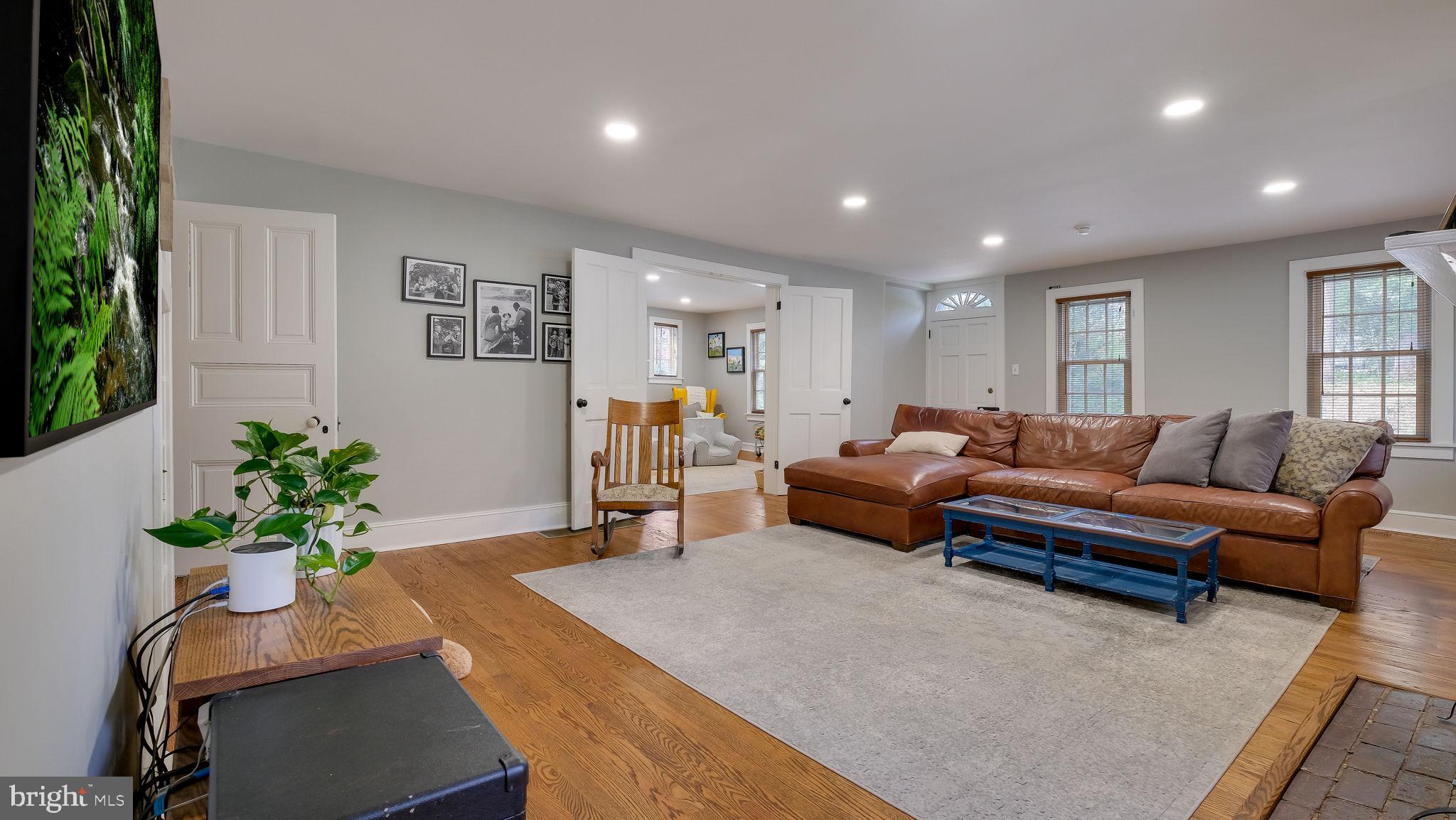 204 Brookhaven Road Wallingford, PA 19086 - Photo 4 of 55