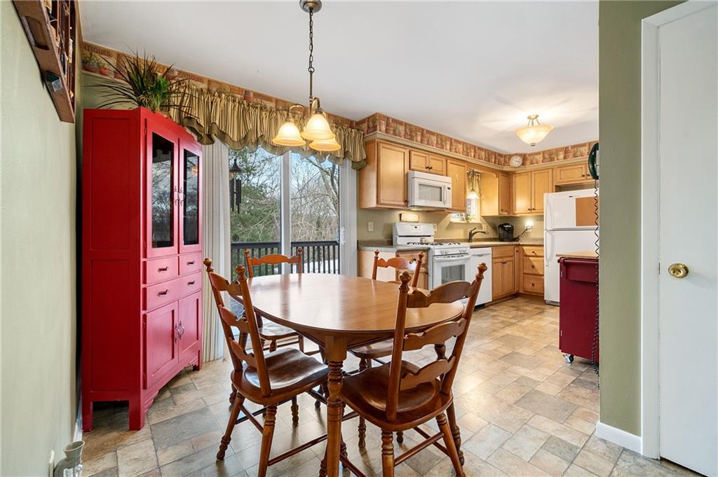 125 Lovi Road Baden, PA 15005 - Photo 4 of 25 a dining room with furniture and window
