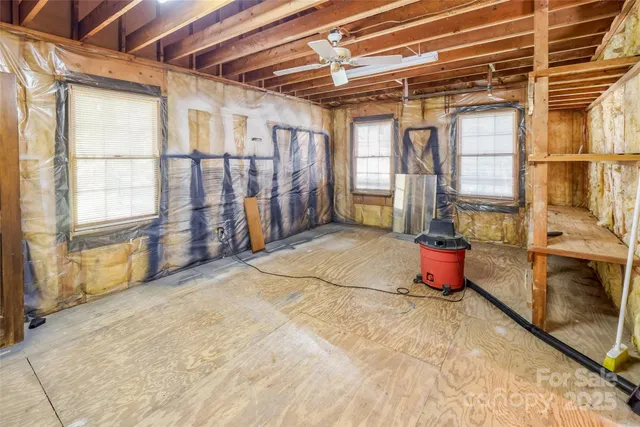 a view of a storage & utility room