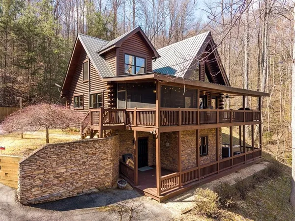 $847,500 | 91 Whispering Lake Way, Blue Ridge, GA 30513