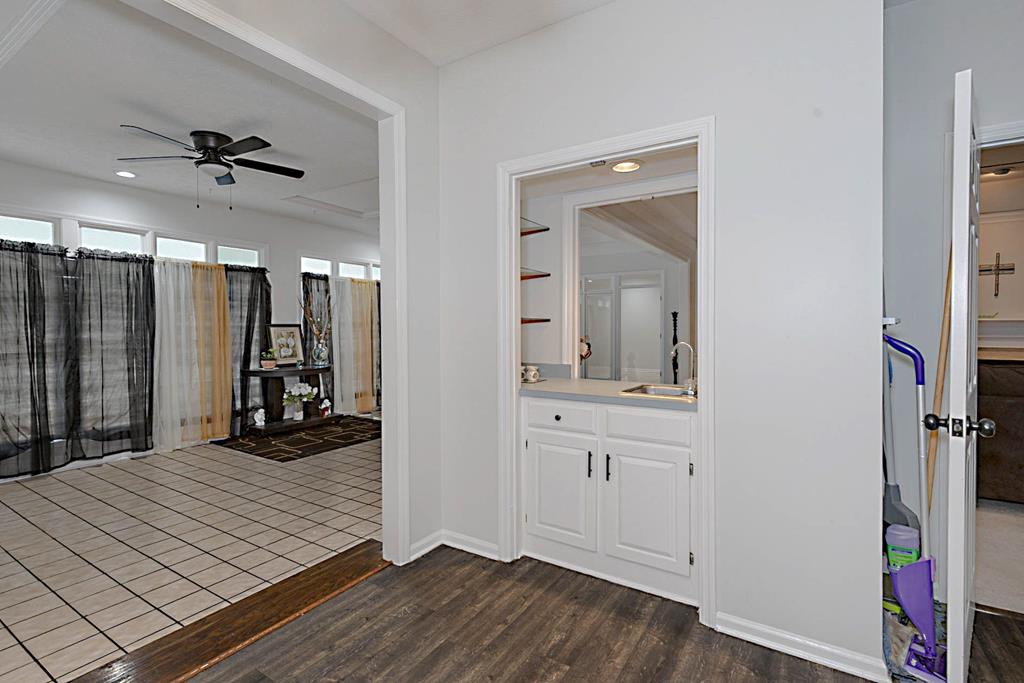 4628 Sears Road Columbus, GA 31907 - Photo 31 of 51 Wet Bar