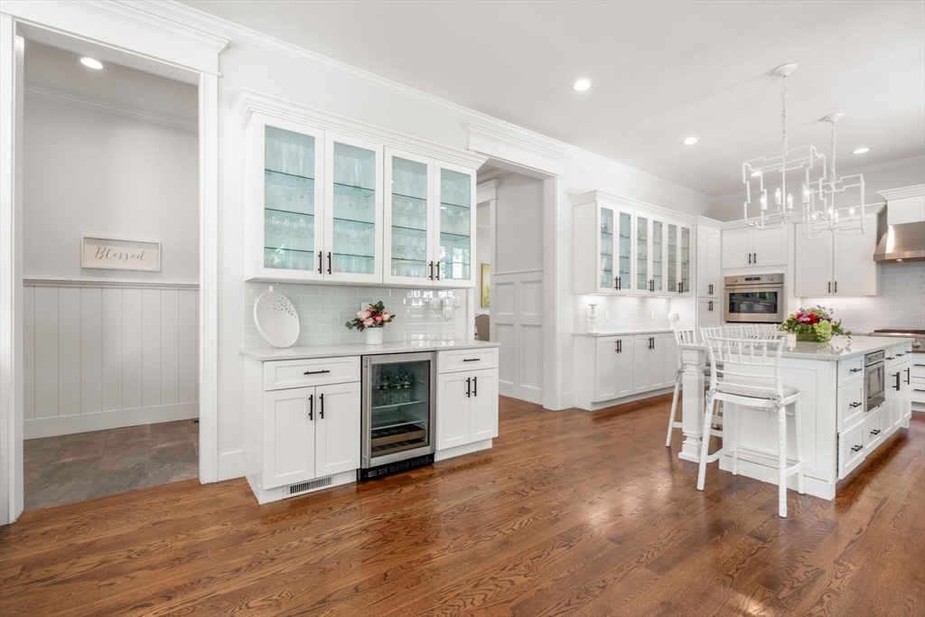 33 Hickory Road Wellesley, MA 02482 - Photo 13 of 42