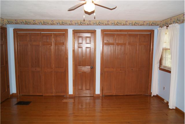 460 South Ray Road Portland, TN 37148 - Photo 10 of 20 Master bedroom has a wall of closets!