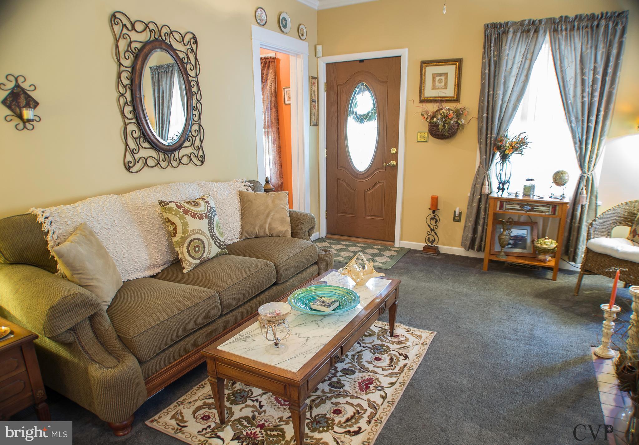 903 Braddock Road Cumberland, MD 21502 - Photo 19 of 27 Living Room