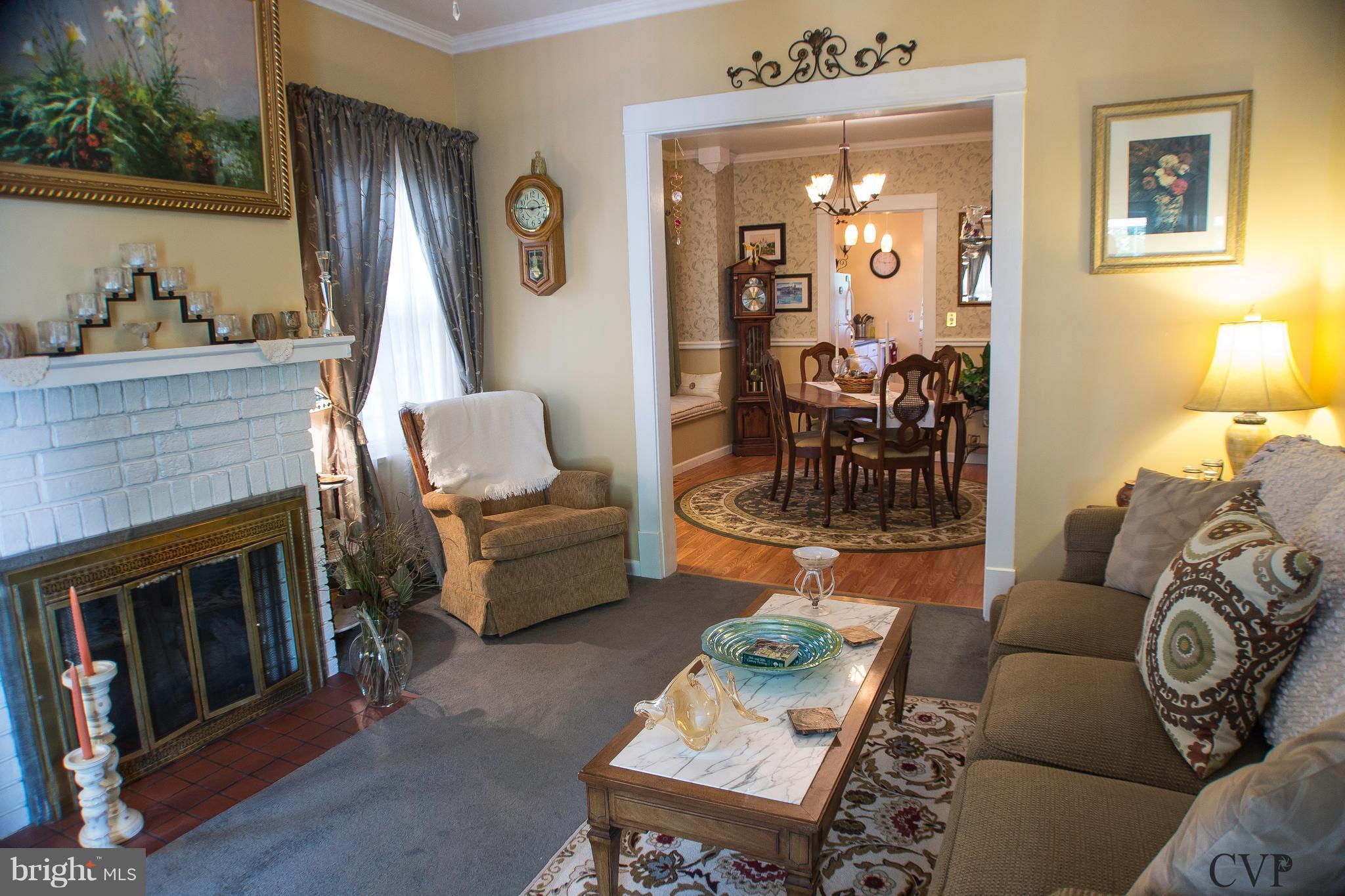 903 Braddock Road Cumberland, MD 21502 - Photo 22 of 27 Living Room