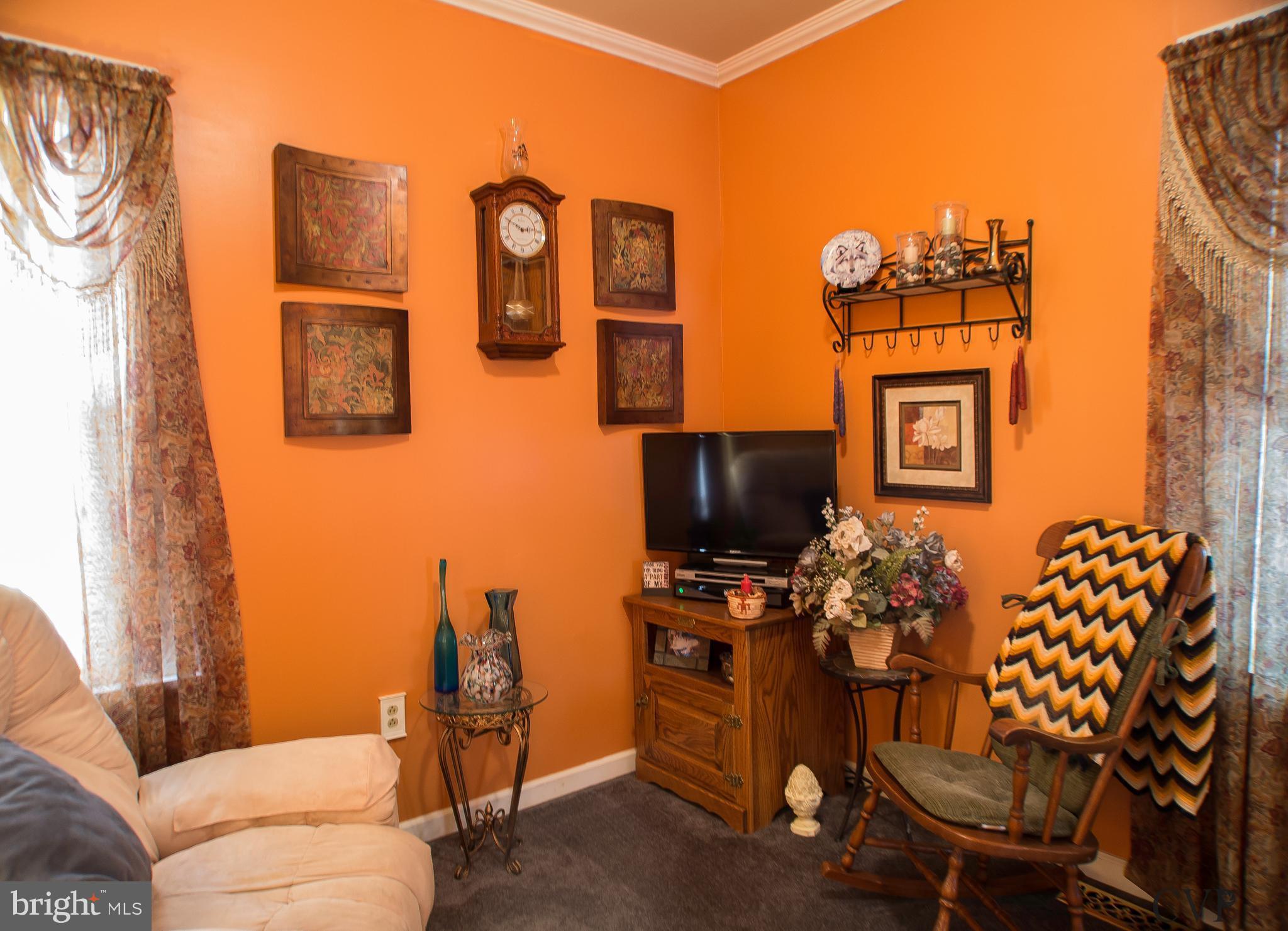 903 Braddock Road Cumberland, MD 21502 - Photo 24 of 27 cozy tv/home office