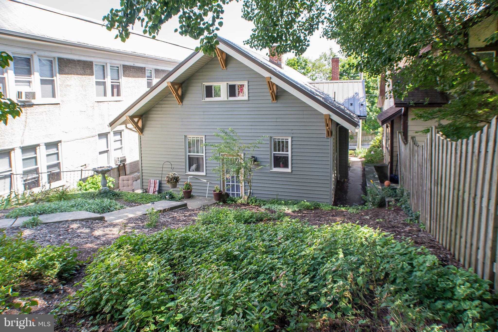 903 Braddock Road Cumberland, MD 21502 - Photo 4 of 27 landscaped rear yard