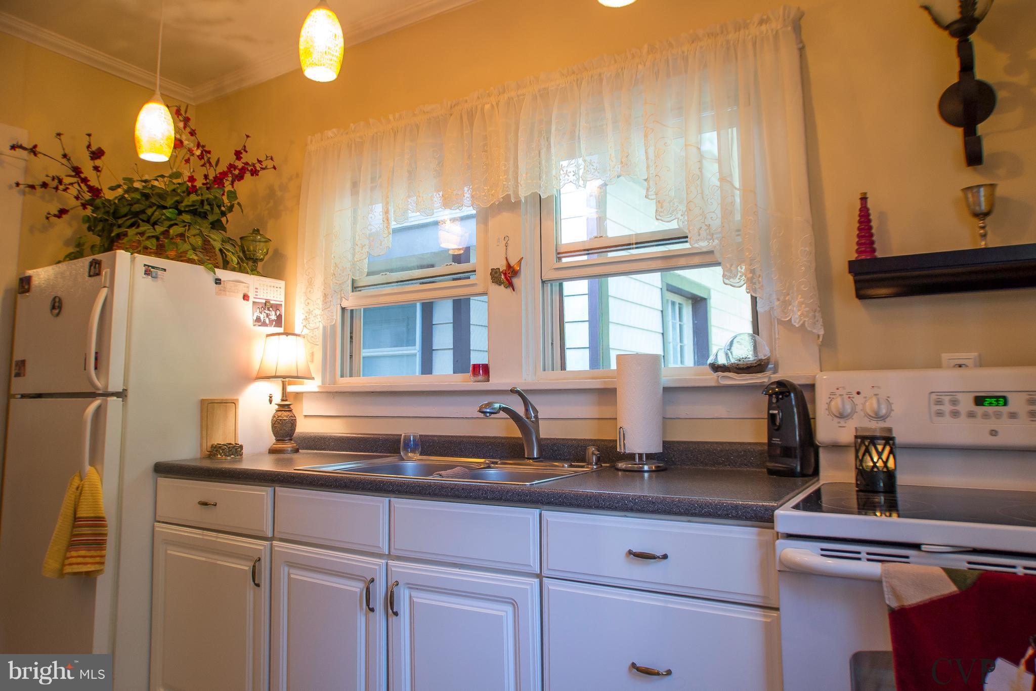 903 Braddock Road Cumberland, MD 21502 - Photo 6 of 27 Kitchen