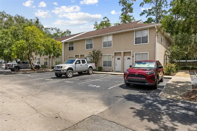 $176,900 | 3901 Southwest 20th Avenue, Unit 306, Gainesville, FL 32607