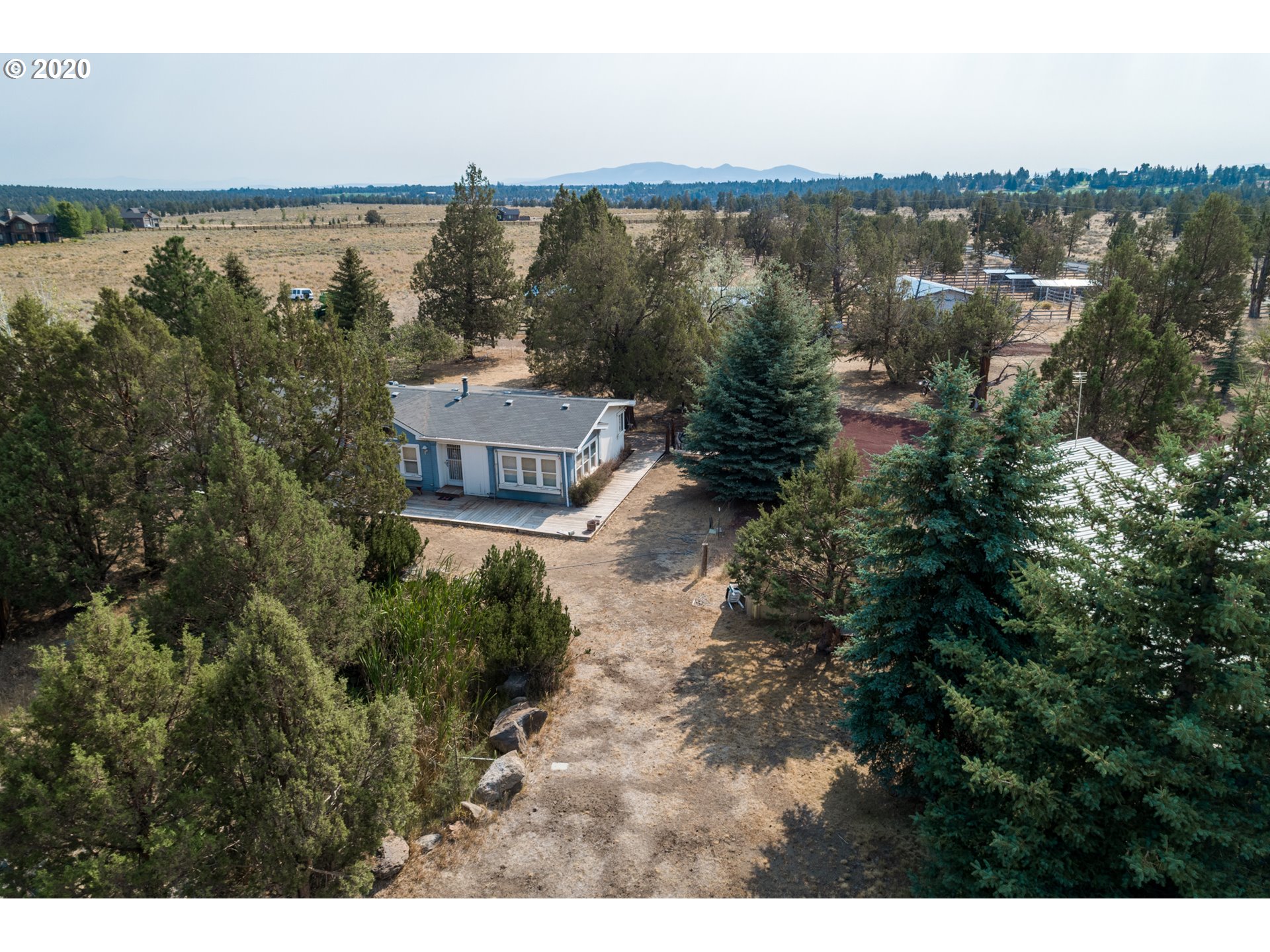 20550 Harper Road Bend, OR 97703 - Photo 4 of 29 Gallery Image 4