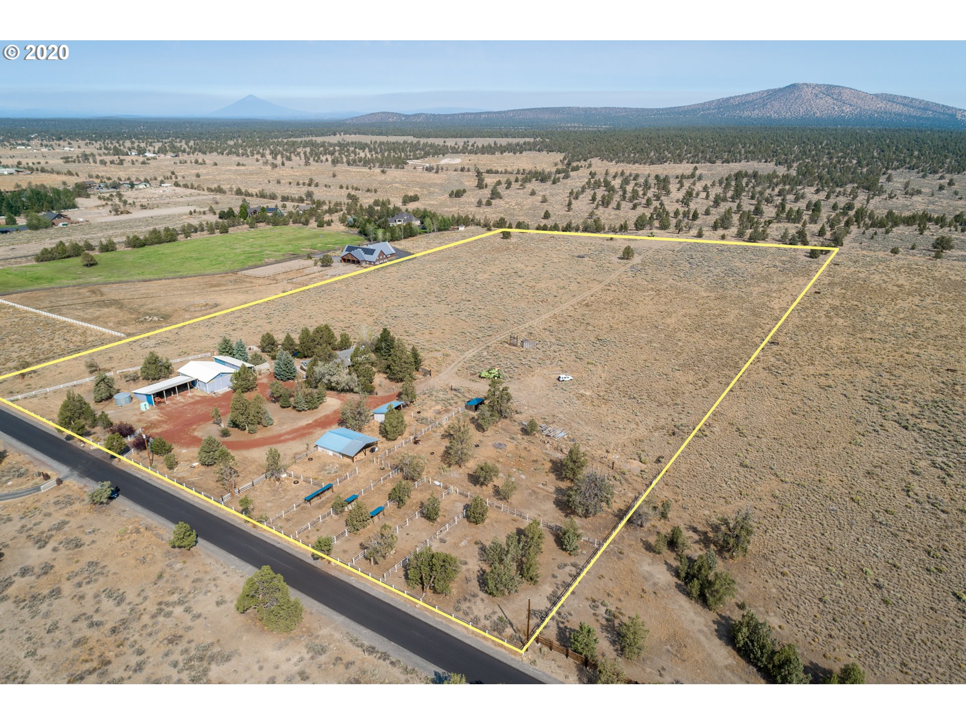 20550 Harper Road Bend, OR 97703 - Photo 6 of 29 Gallery Image 6