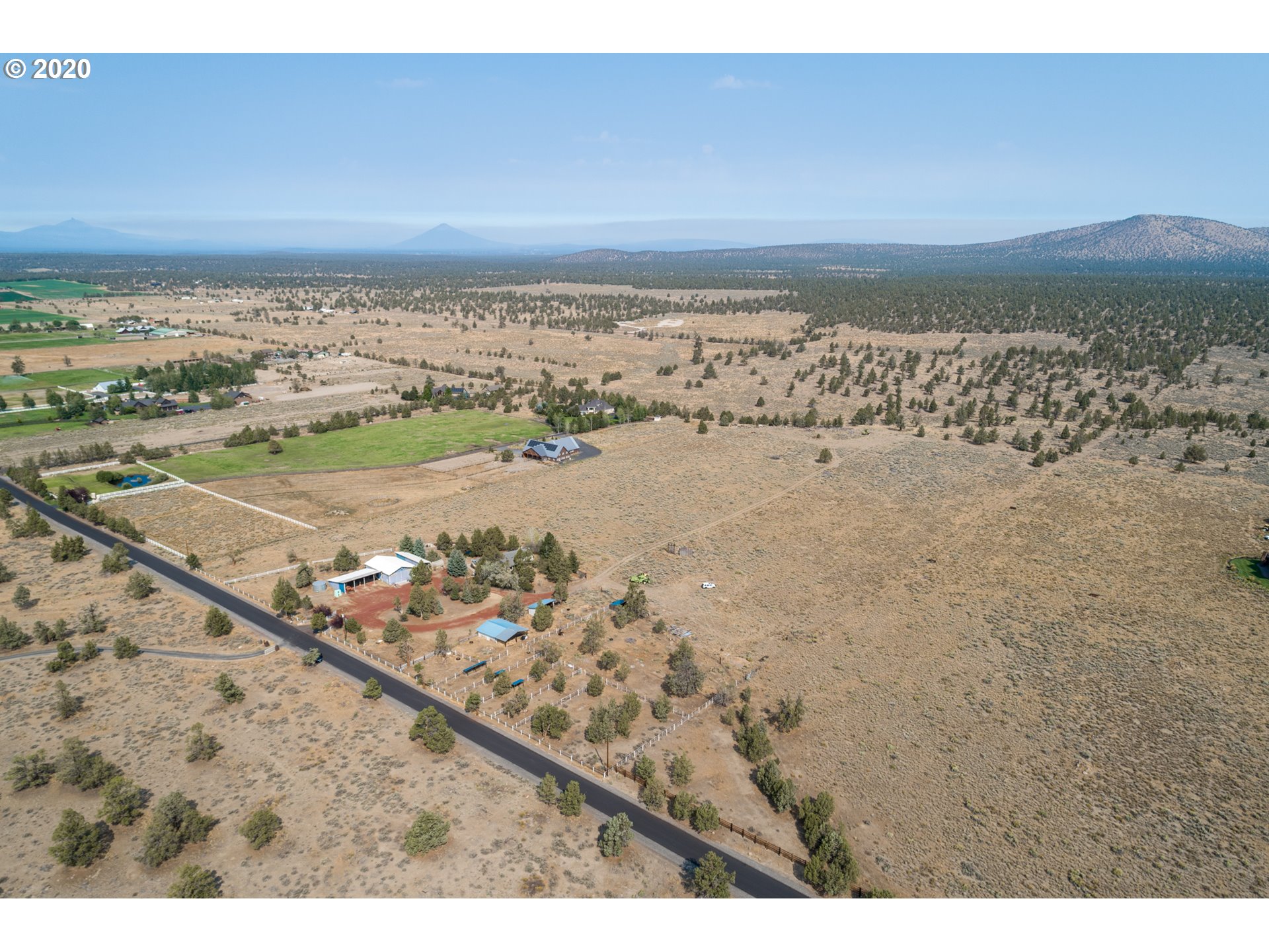 20550 Harper Road Bend, OR 97703 - Photo 7 of 29 Gallery Image 7