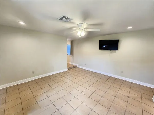 $3,400 | 12801 River Road, New Orleans, LA 70131