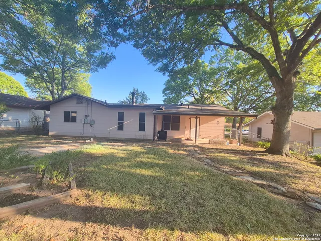 $1,495 | 205 Maple Drive, Schertz, TX 78154