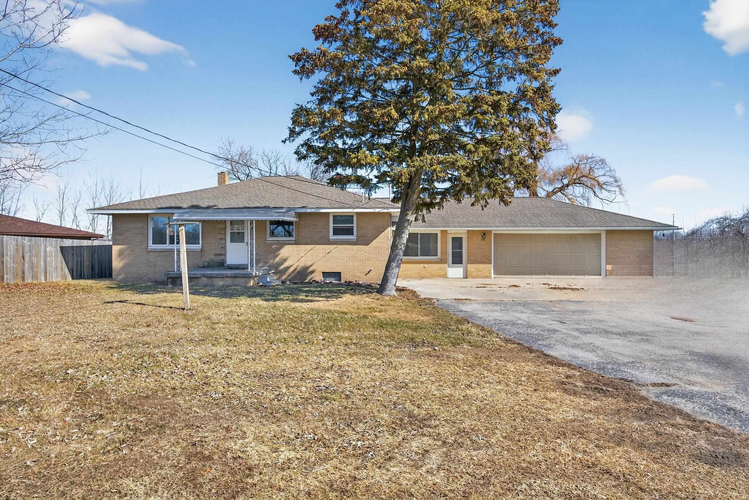 1943 South Huron Road Kawkawlin, MI 48631 - Photo 24 of 37