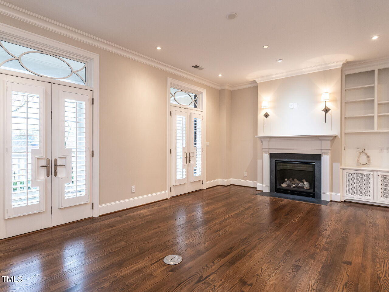 2017 Fairview Road, Unit 100 Raleigh, NC 27608 - Photo 8 of 32 007-1280x960-living-room