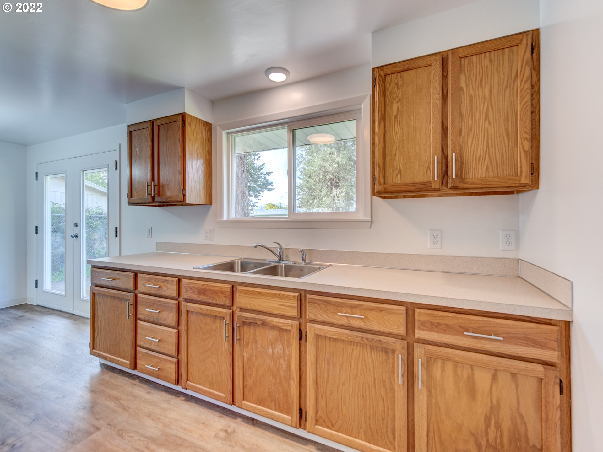 749 Maxwell Road Eugene, OR 97404 - Photo 12 of 24 Gallery Image 12