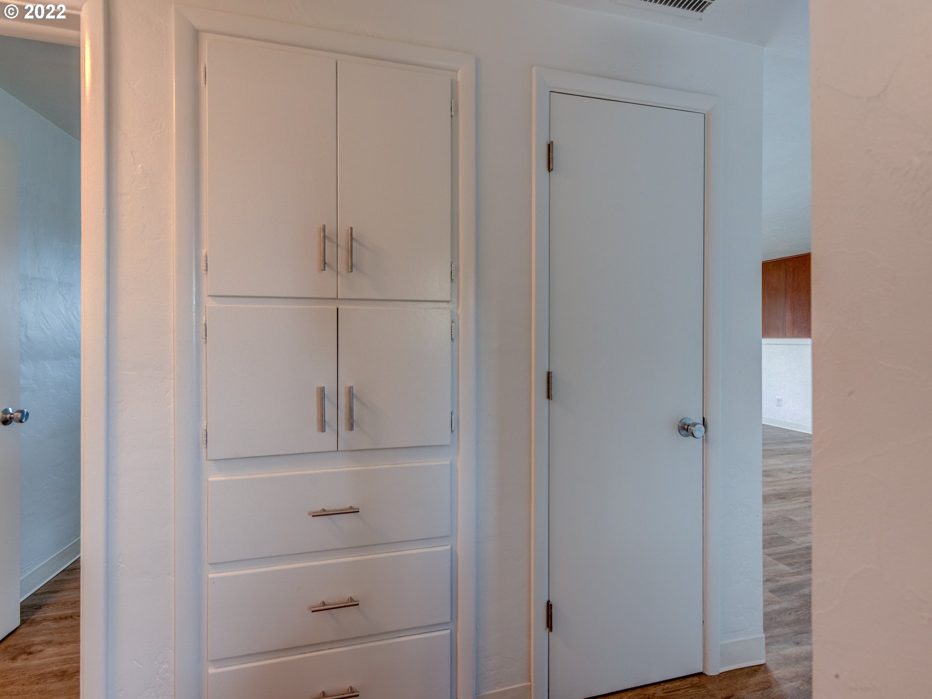 749 Maxwell Road Eugene, OR 97404 - Photo 14 of 24 Gallery Image 14