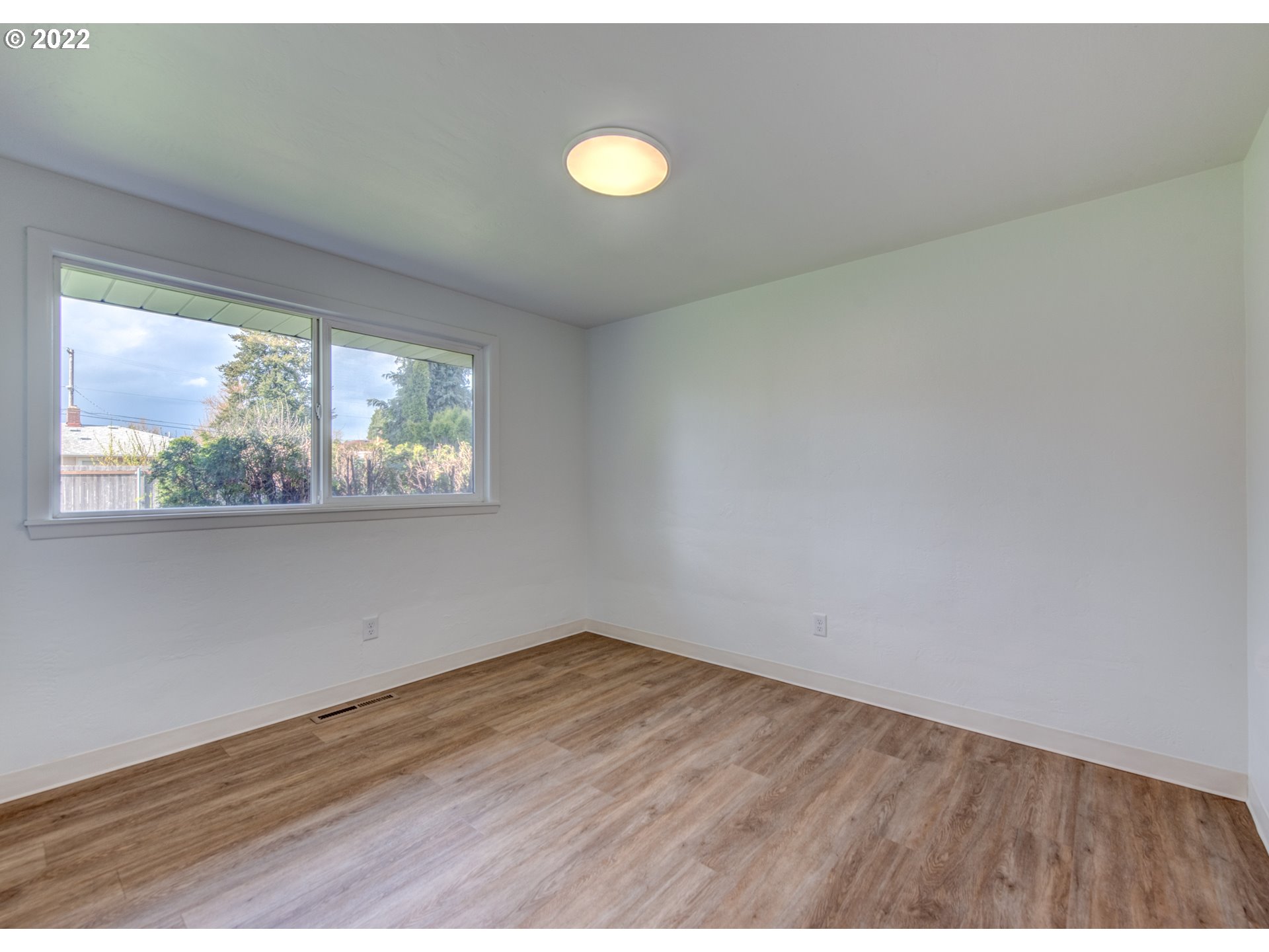749 Maxwell Road Eugene, OR 97404 - Photo 15 of 24 Gallery Image 15