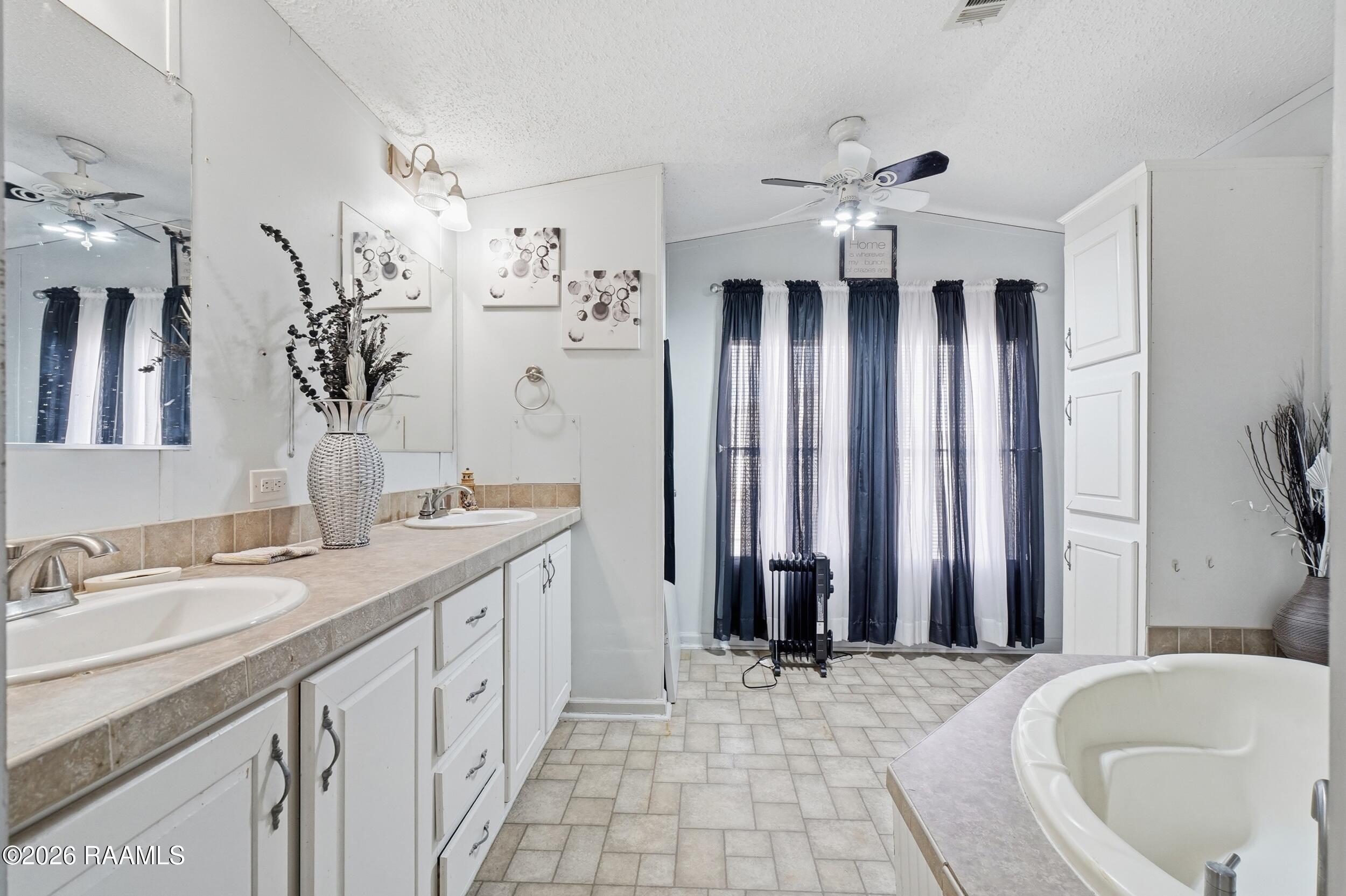 1060 Clayton Castille Road Breaux Bridge, LA 70517 - Photo 10 of 14 1060 Clayton Castille 010