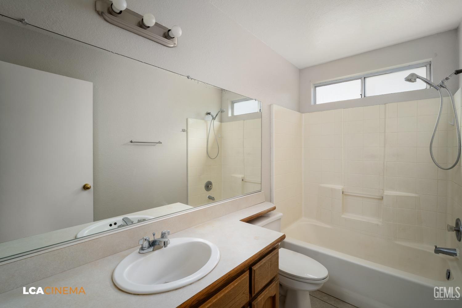 Undisclosed Address Wasco, CA 93280 - Photo 16 of 30