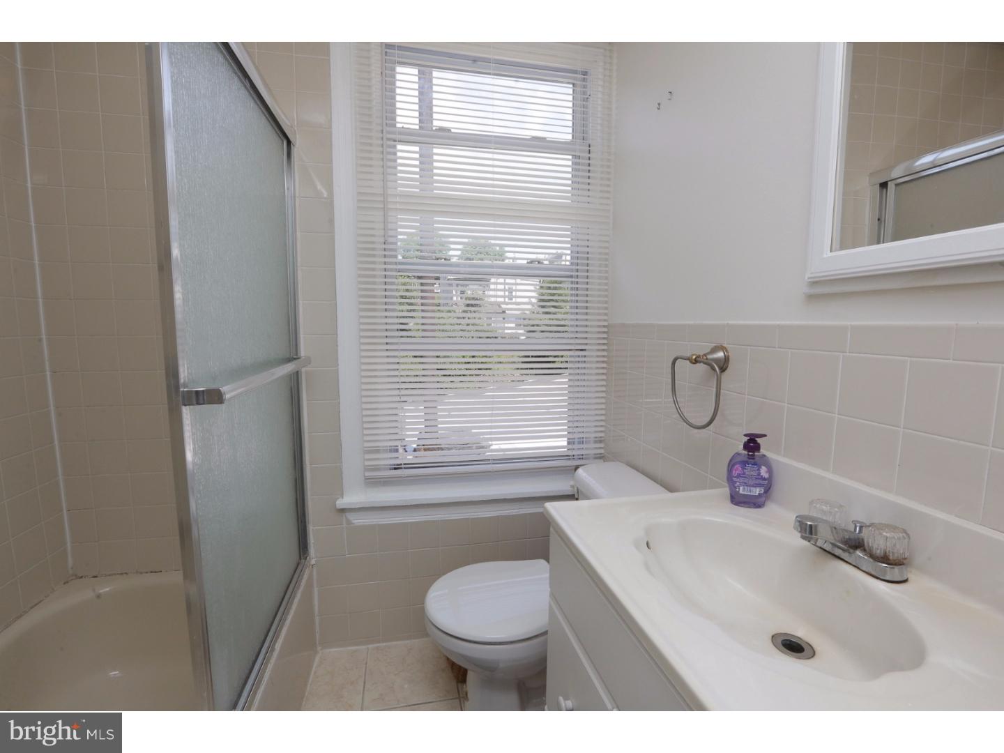 247 Rochelle Avenue Philadelphia, PA 19128 - Photo 21 of 24 Bathroom