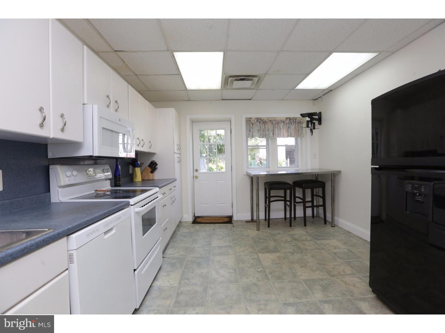 247 Rochelle Avenue Philadelphia, PA 19128 - Photo 7 of 24 Kitchen