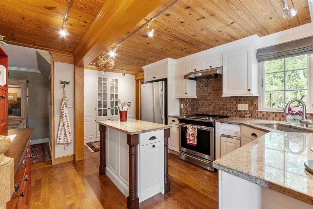 4 Apple Blossom Road Andover, MA 01810 - Photo 7 of 41