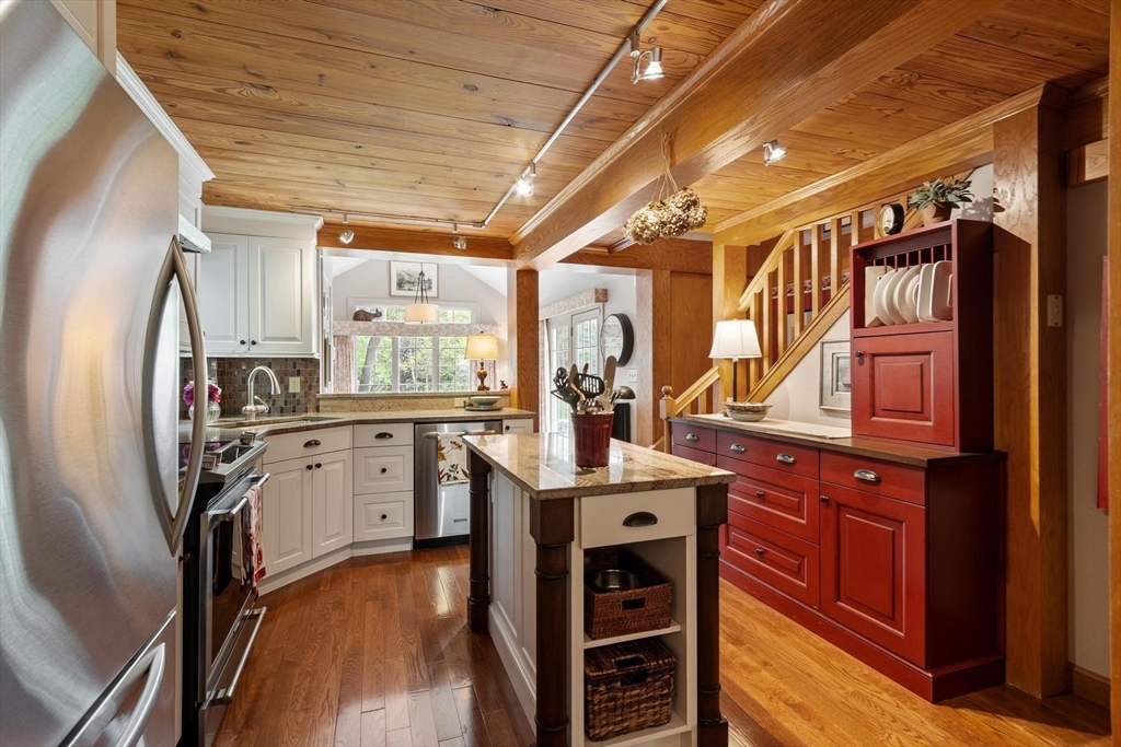 4 Apple Blossom Road Andover, MA 01810 - Photo 8 of 41