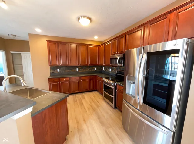 $460,000 | 2131 Foxglove Drive, Plainfield, IN 46168