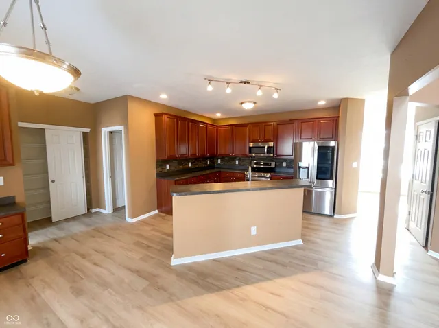 $460,000 | 2131 Foxglove Drive, Plainfield, IN 46168