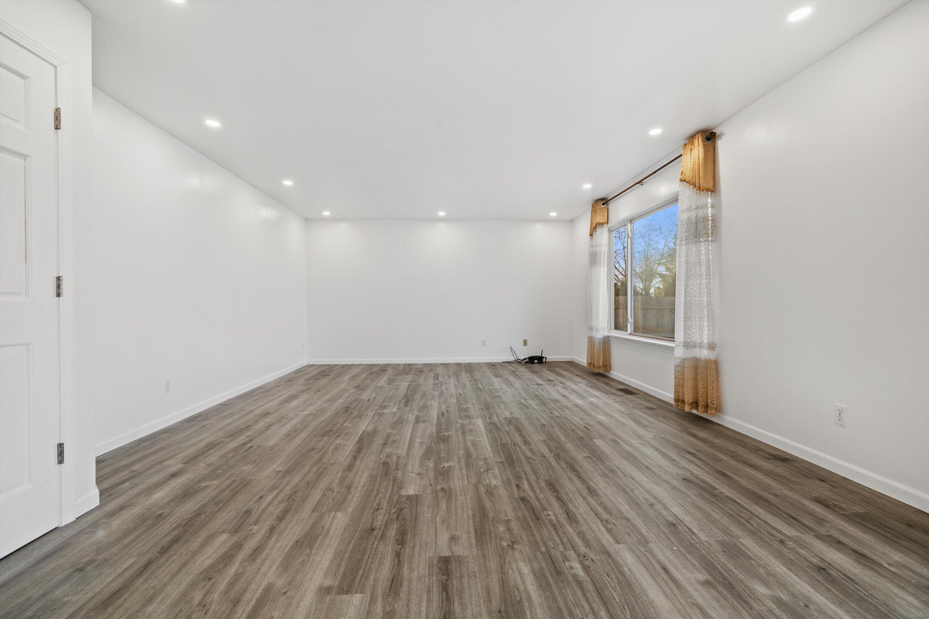 9442 73rd Street Kenosha, WI 53142 - Photo 4 of 26 14-IMG_1525