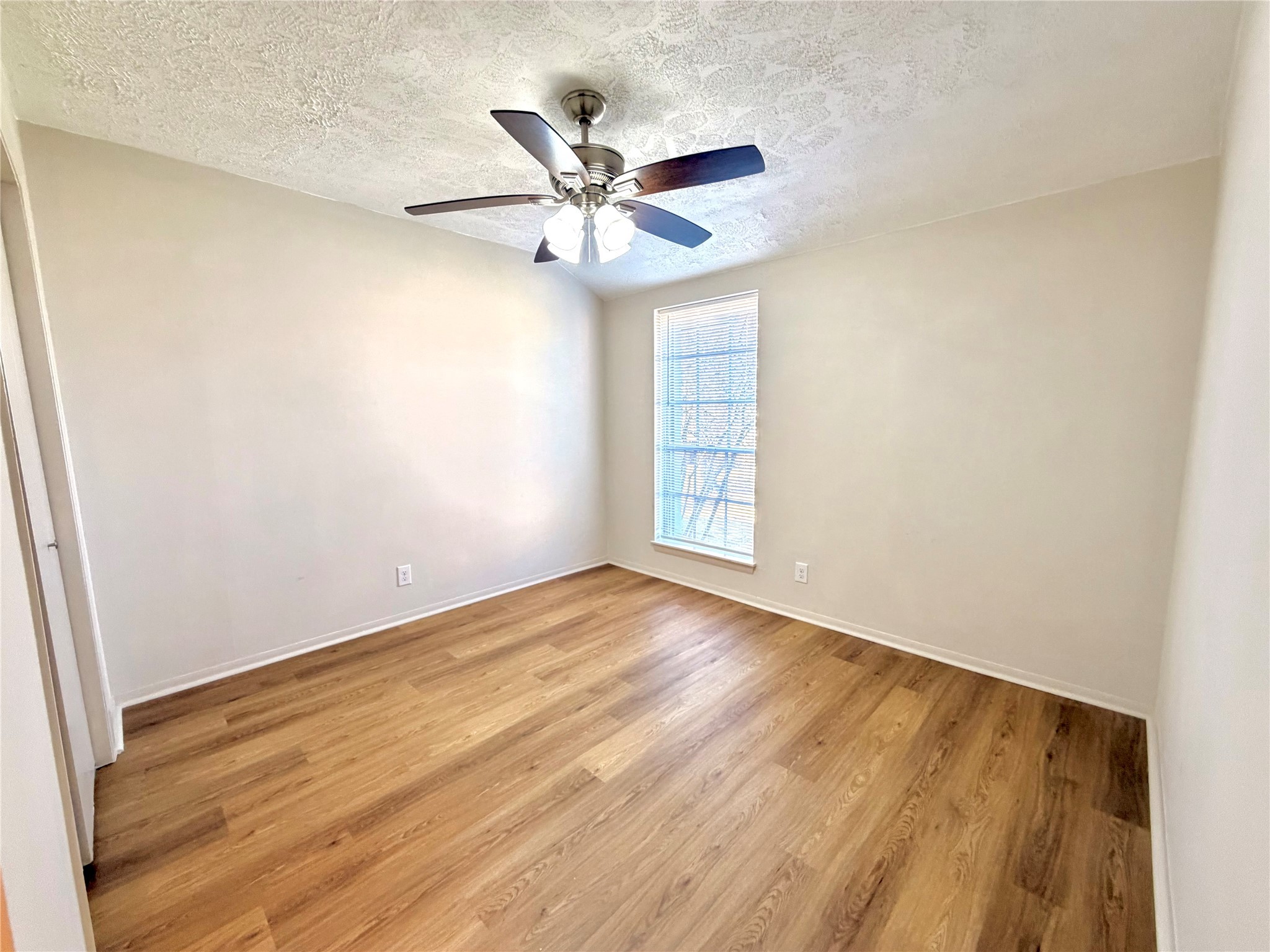 9517 Clanton Street Houston, TX 77080 - Photo 12 of 20