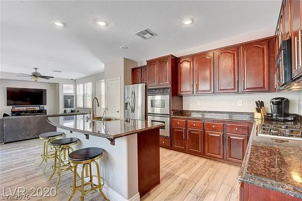 $3,200 | 604 Wandering Violets Way, Las Vegas, NV 89138