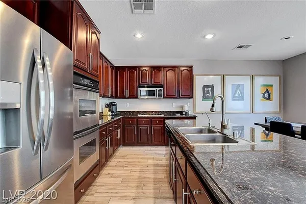 $3,200 | 604 Wandering Violets Way, Las Vegas, NV 89138