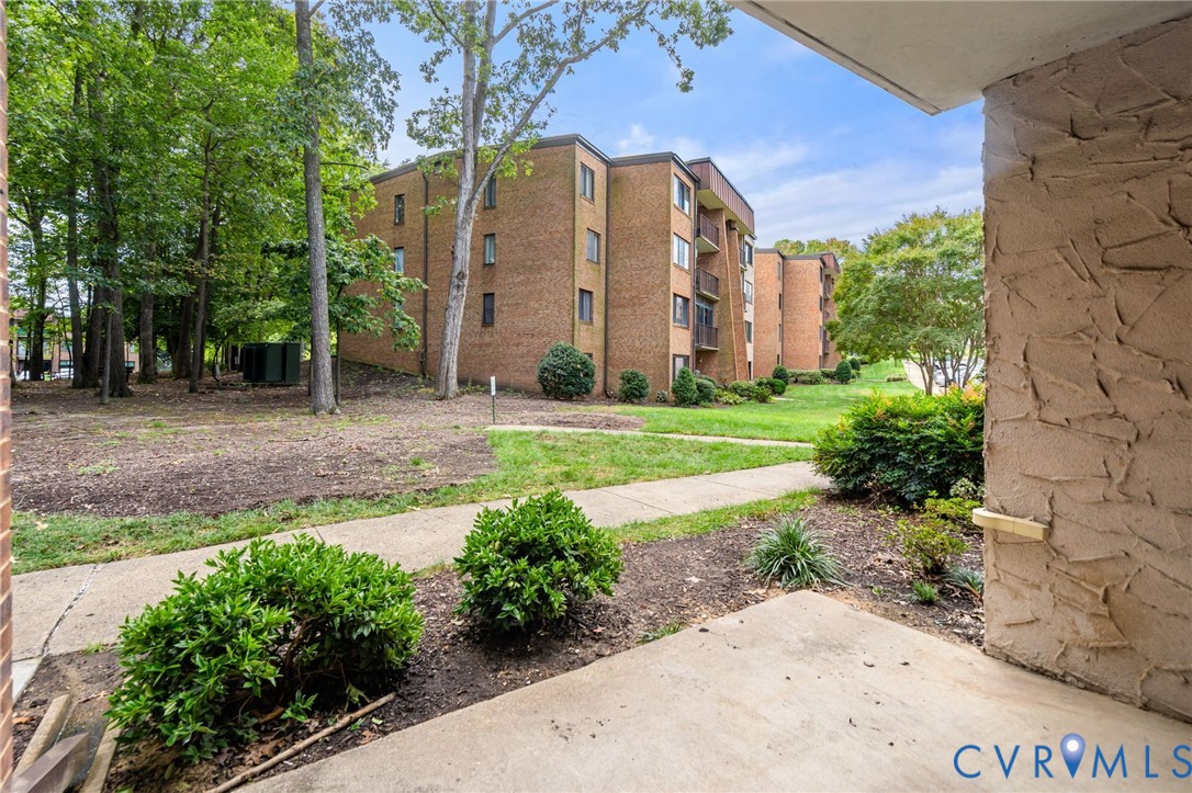 1501 Bronwyn Road, Unit 101 Henrico, VA 23238 - Photo 22 of 24 a view of a back yard of the house