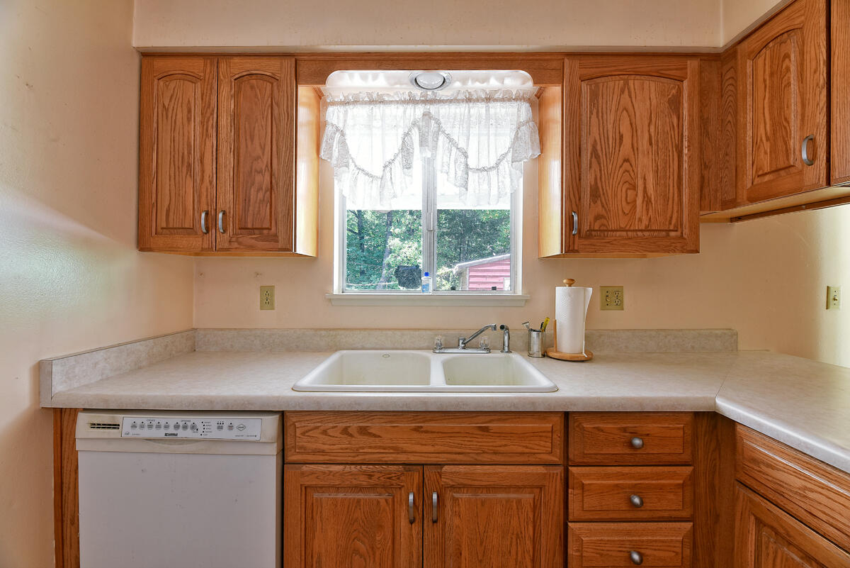 110 Cheney Creek Road Grants Pass, OR 97527 - Photo 11 of 17 DSC_2114