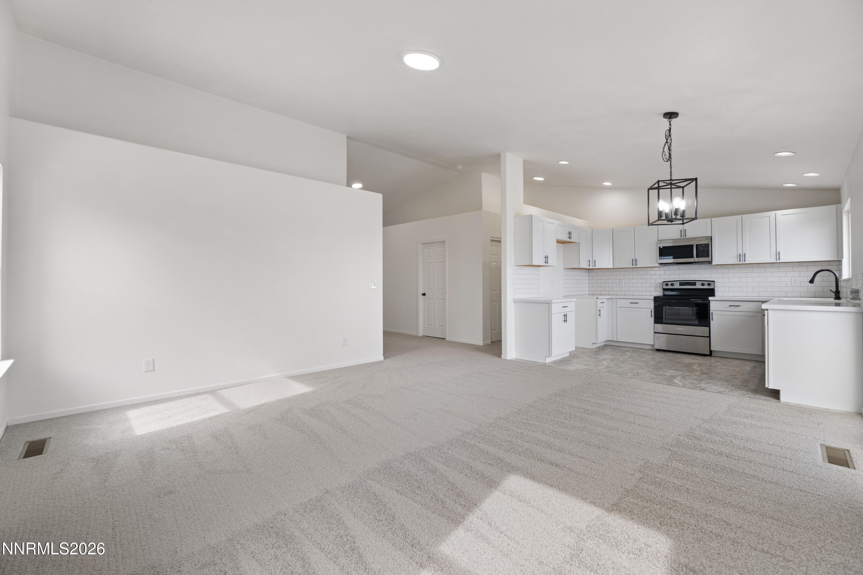 530 St Louis Road Fernley, NV 89408 - Photo 7 of 25 DSC07794