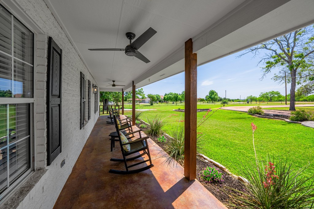 411 Emerald Loop Fredericksburg, TX 78624 - Photo 4 of 38