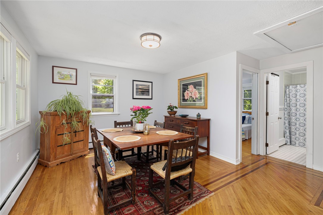 10 Summer Street Jamestown, RI 02835 - Photo 3 of 23 Large. dining area