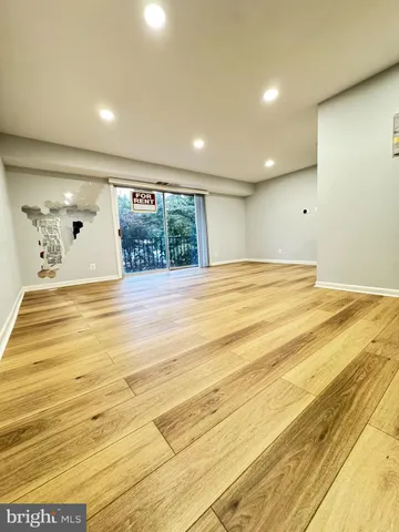 $1,850 | 12652 Dara Drive, Unit 201, Woodbridge, VA 22192