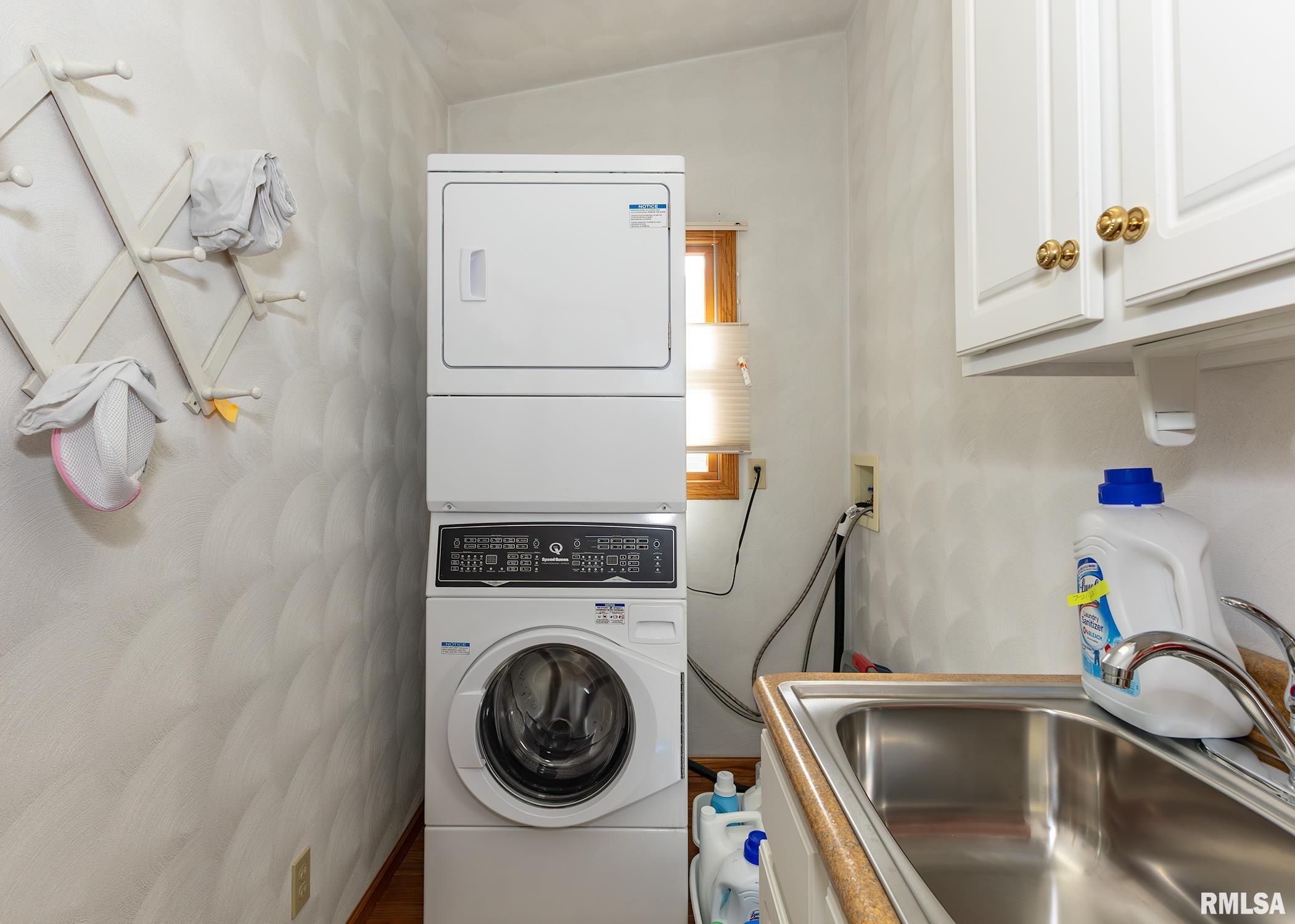 1605 53rd Street Moline, IL 61265 - Photo 14 of 31