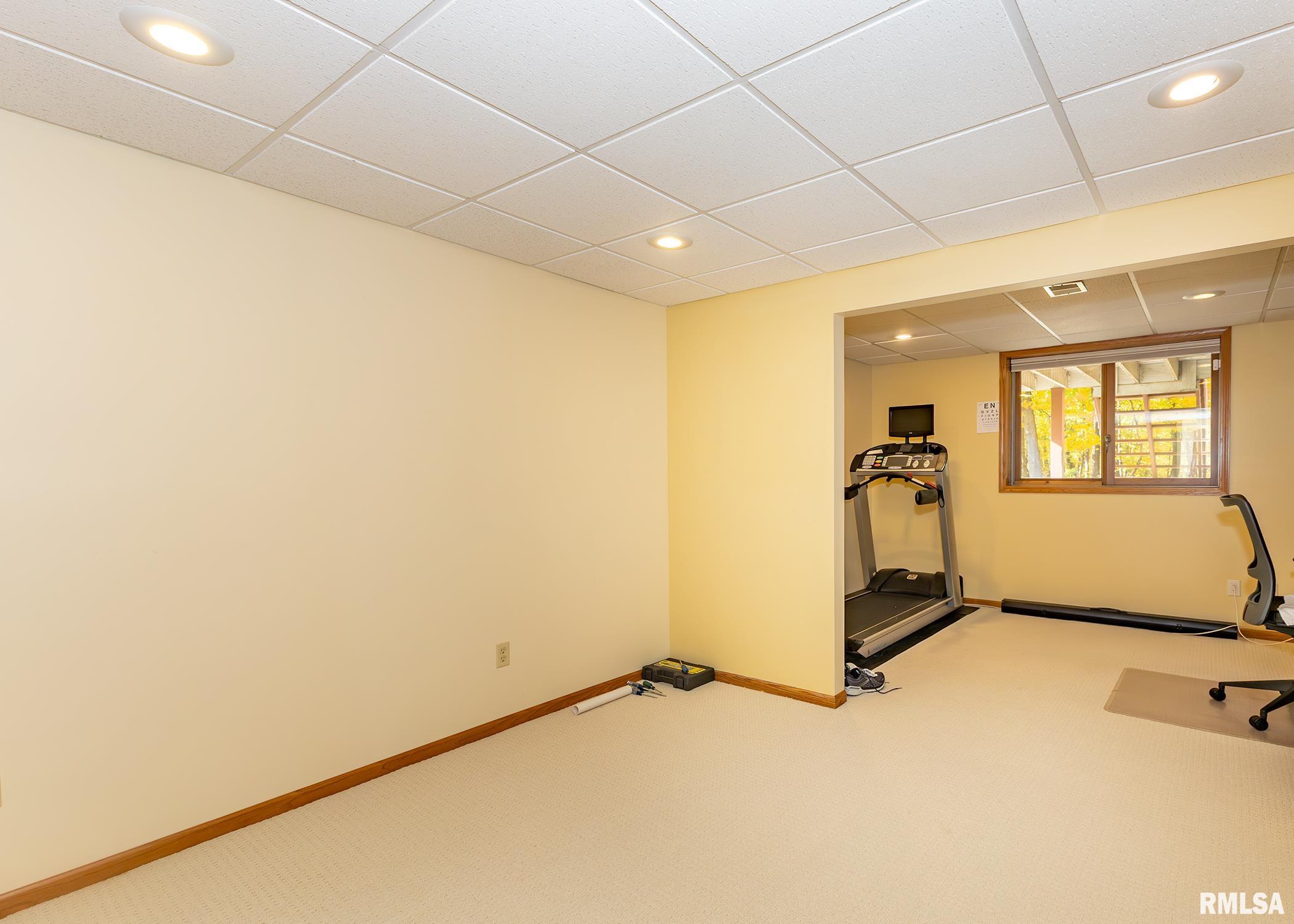 1605 53rd Street Moline, IL 61265 - Photo 24 of 31