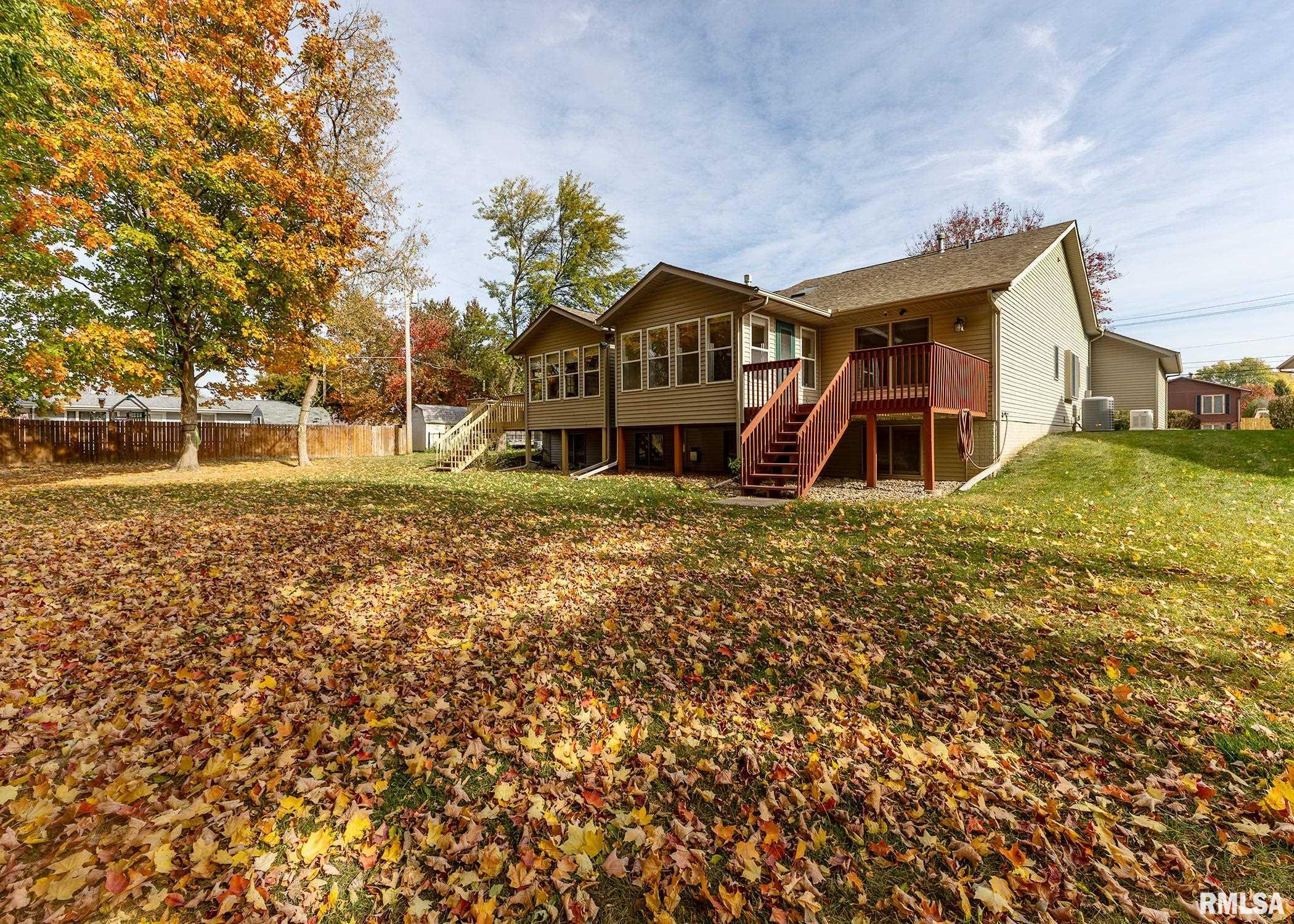 1605 53rd Street Moline, IL 61265 - Photo 3 of 31