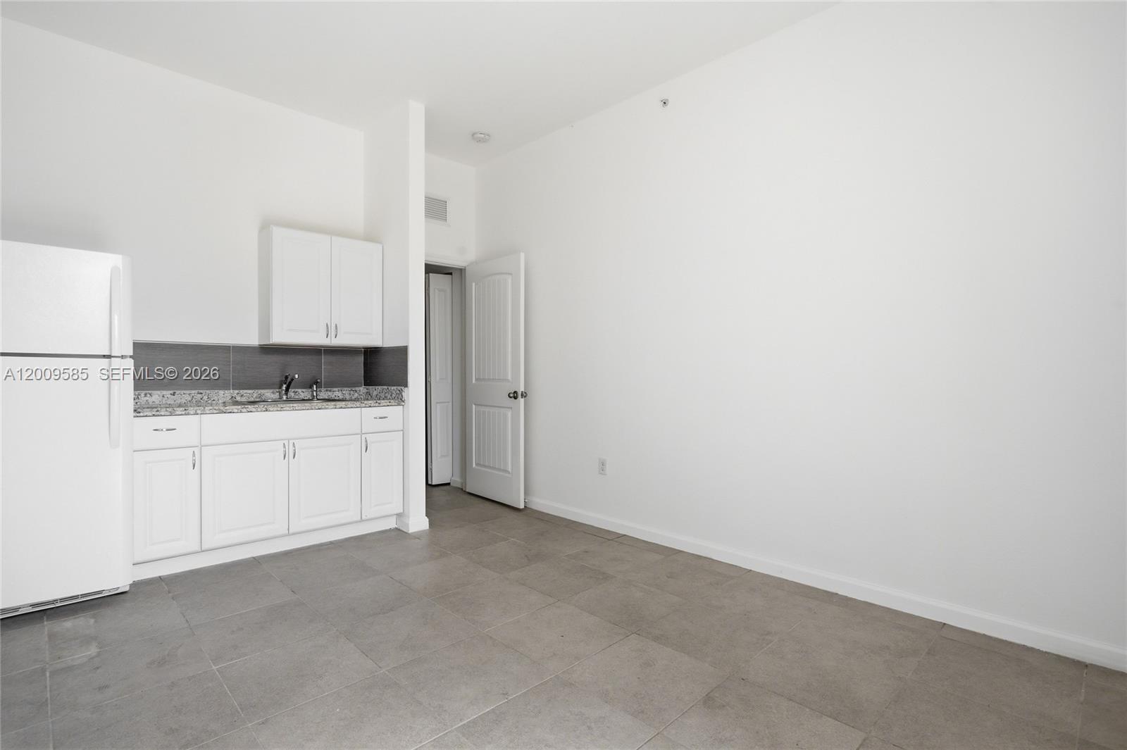 27057 Southwest 140th Path Homestead, FL 33032 - Photo 8 of 19